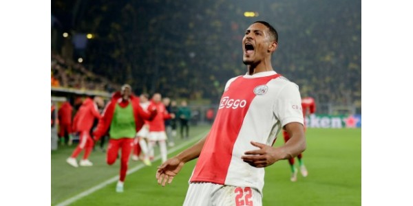 Sébastien Haller will Ajax Amsterdam vorerst nicht verlassen